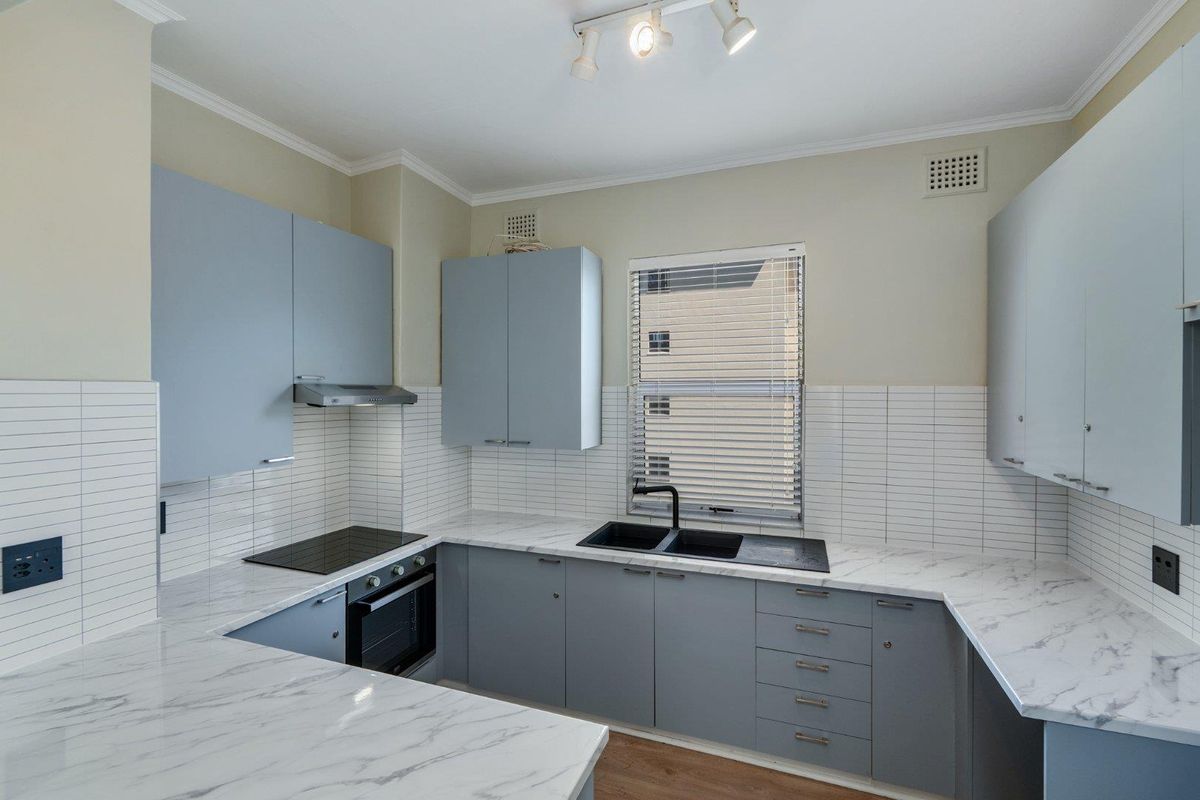 Elegant Victorian Sanctuary in the Heart of Sea Point - Photo 4