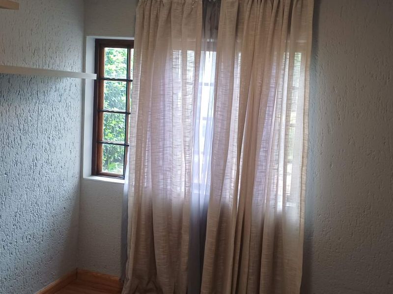 2 BED APARTMENT SANDOWN - Photo 9