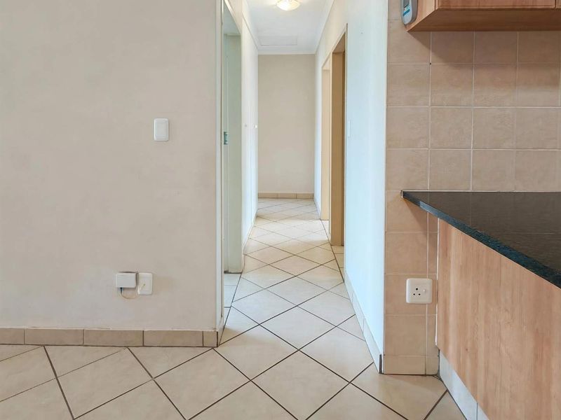 3Bedroom / 2Bathroom / 2Garage Simplex! - Photo 9