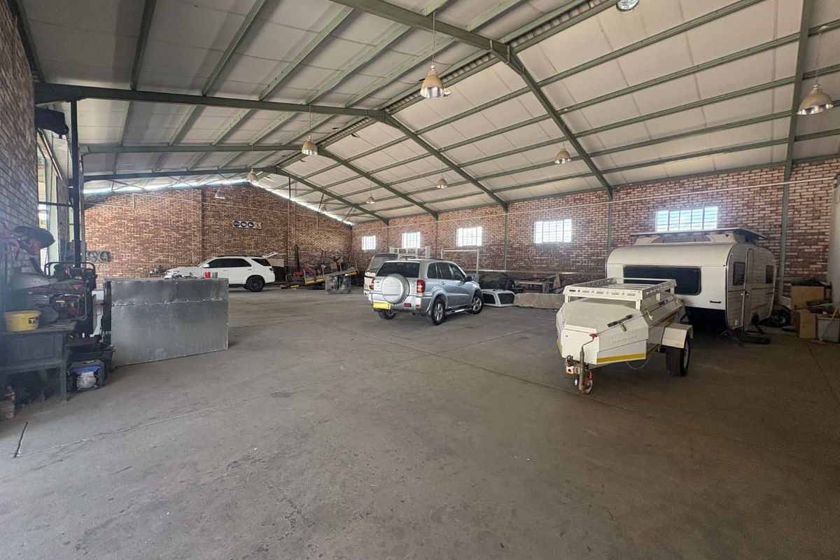 Offices & Warehouse to Let in Lafrenz Industrial Area - Photo 5