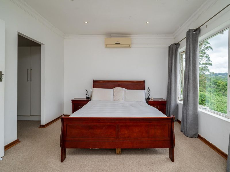 Beautiful 2-Bedroom Apartment With Garden Patio in Prime Hillcrest Location - Photo 9