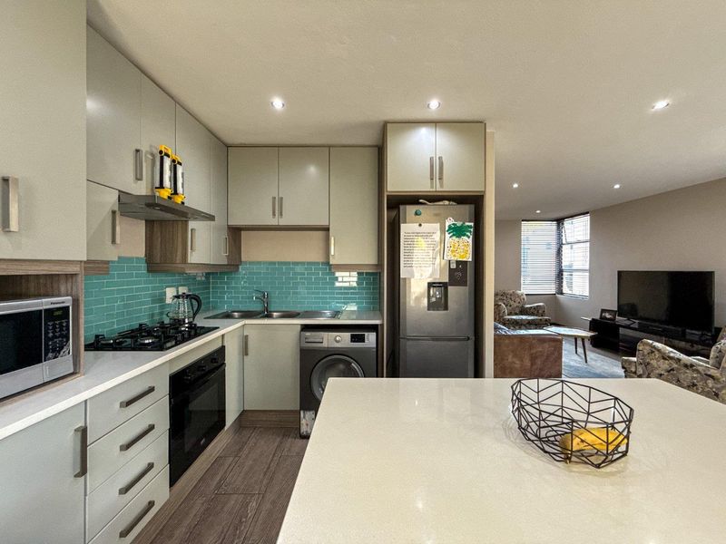 Boldly Modern. Brilliantly Located. Beautifully Secure | Upmarket 3 Bed Townhouse in Boomed Off Menlo Park - Photo 10