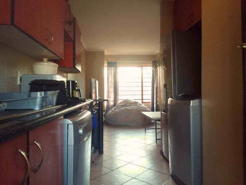 Enjoy peace of mind with 24-hour security - Photo 8