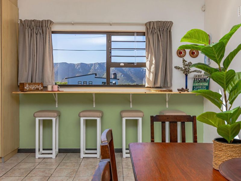 Affordable coastal living with sea and mountain views - Photo 8