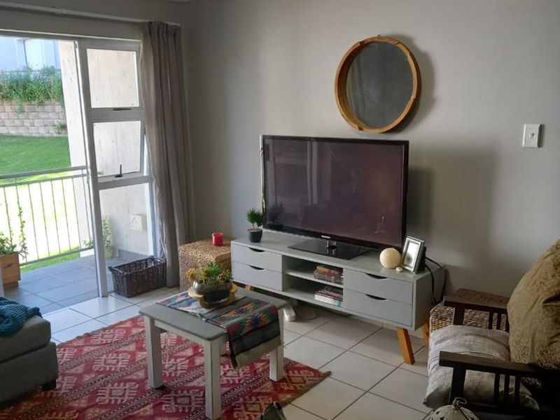 Relax in style in this ground-floor coastal unit - Photo 5