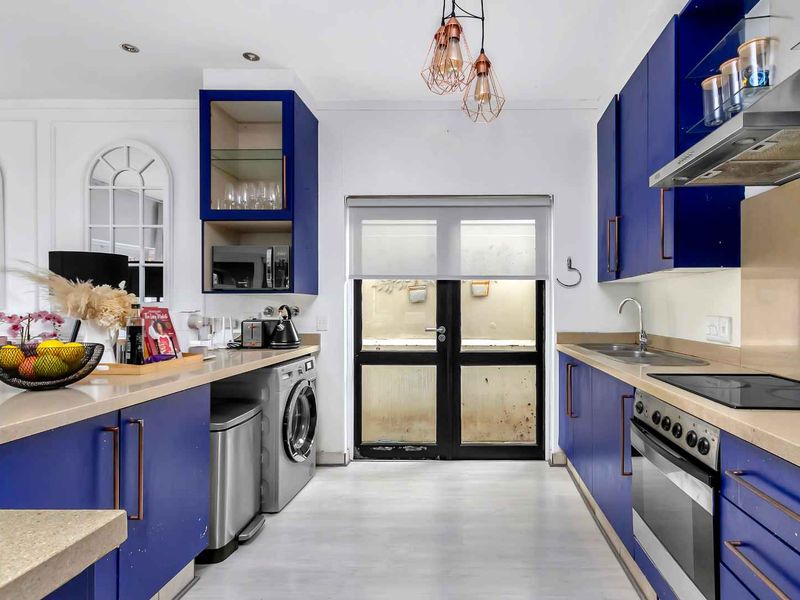 MODERN 3 BEDROOM 2 BATHROOM CLUSTER HOME FOR SALE IN FOURWAYS - Photo 8
