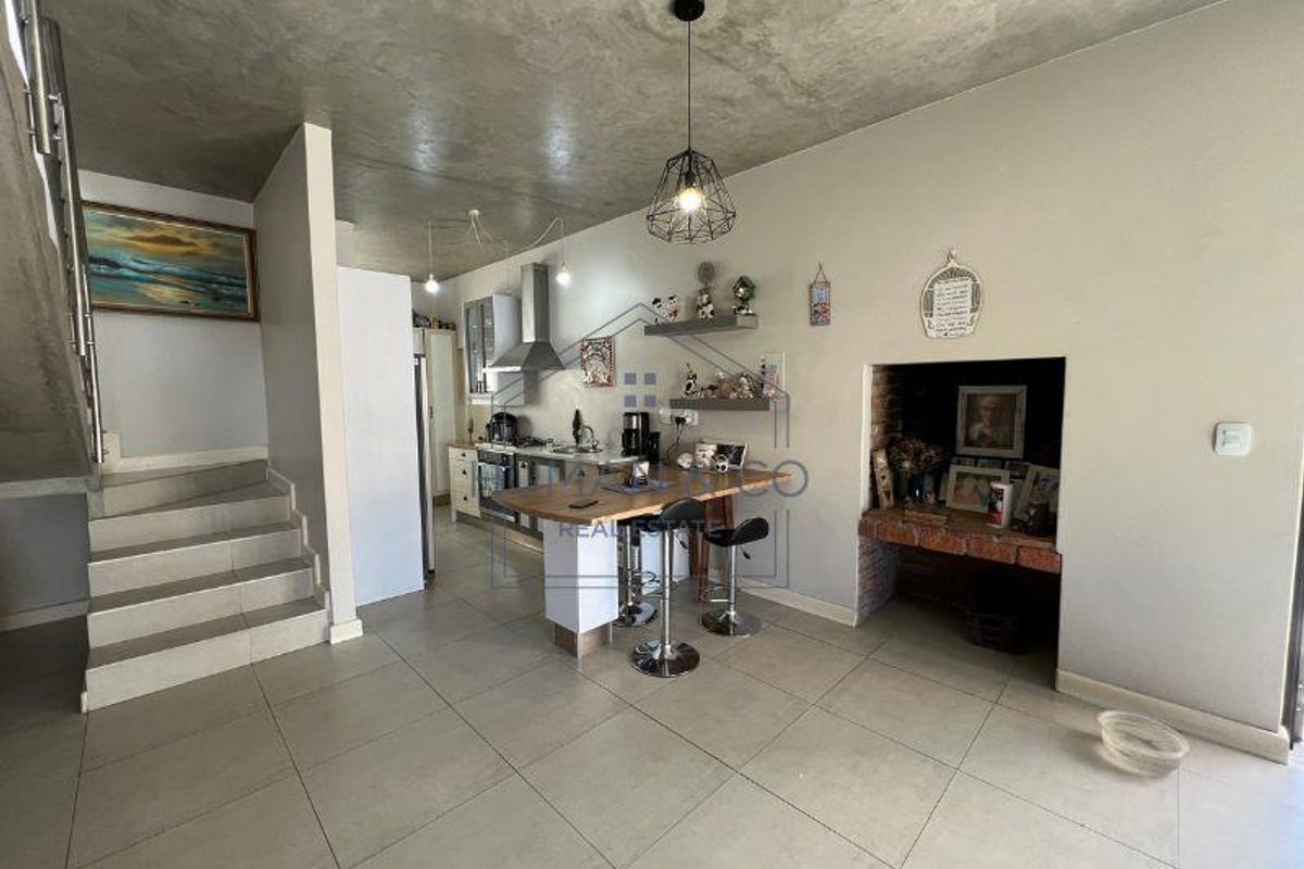 Ideal Starter Home in Fairway Estate - Photo 2