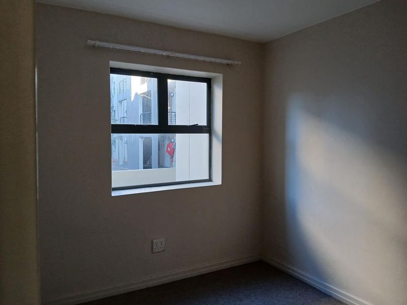 2 Bedroom apartment for rent in Tygerfalls - Photo 5