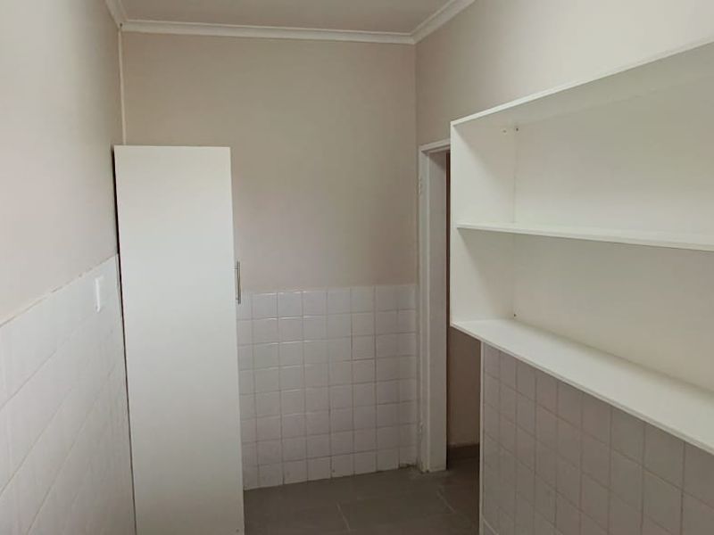 **Charming Newly Renovated Bachelors Apartment for Rent** - Photo 7