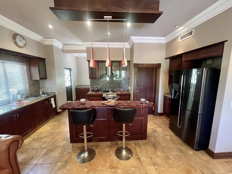 Hendra - Fully Furnished Executive Home To Let in The Gardens Estate - Photo 4