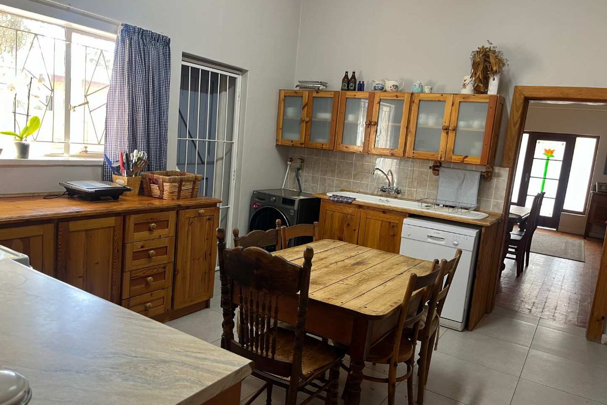 Lovely and cosy family home in a popular area - Photo 4