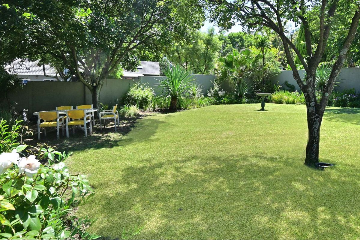 Charming Family Home in Excellent Estate - Photo 2