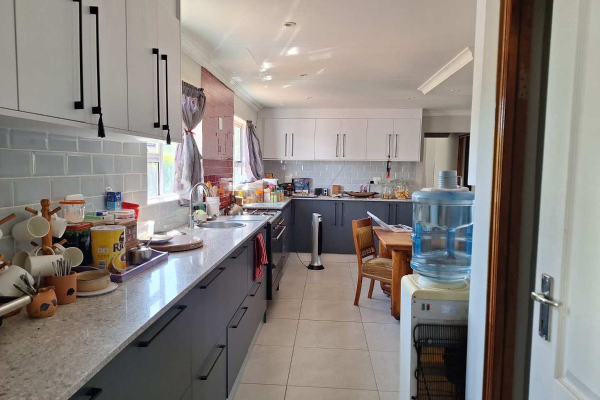 MODERN LIVING AWAITING - Photo 3