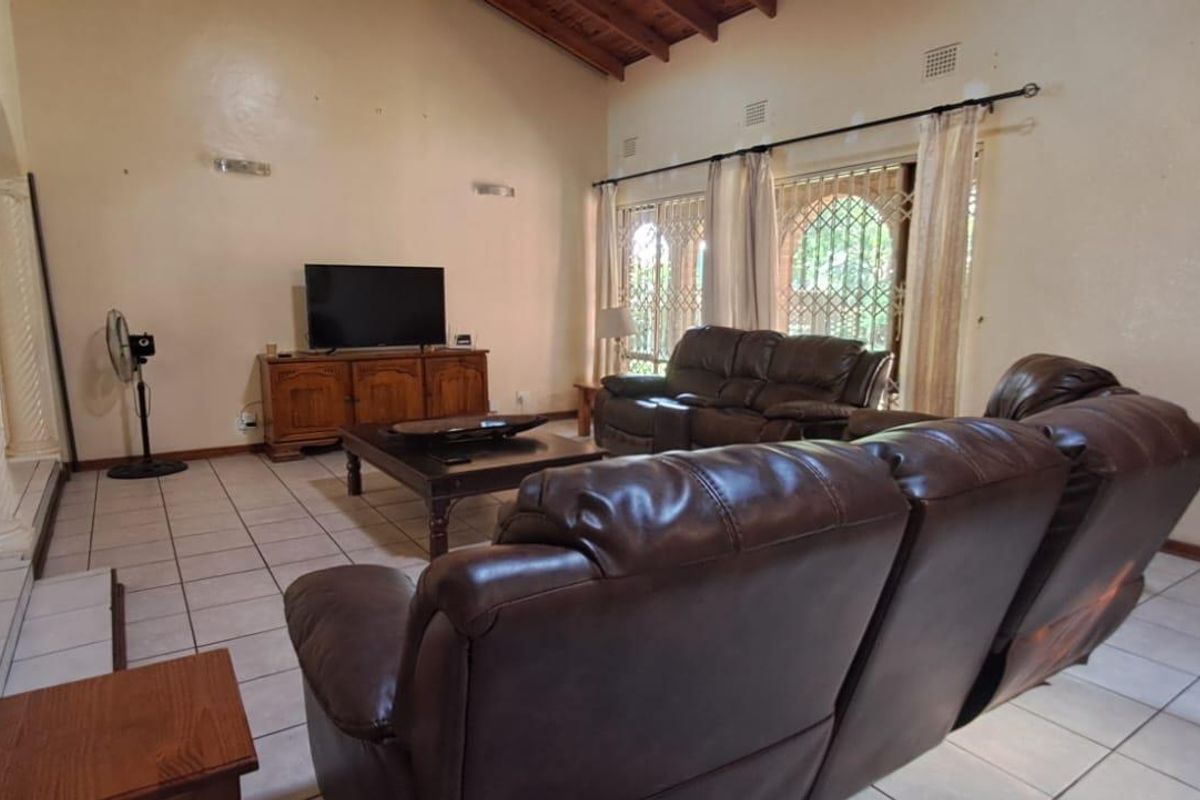 Spacious 5-Bedroom Family Home with Pool & Modern Finishes - Photo 3