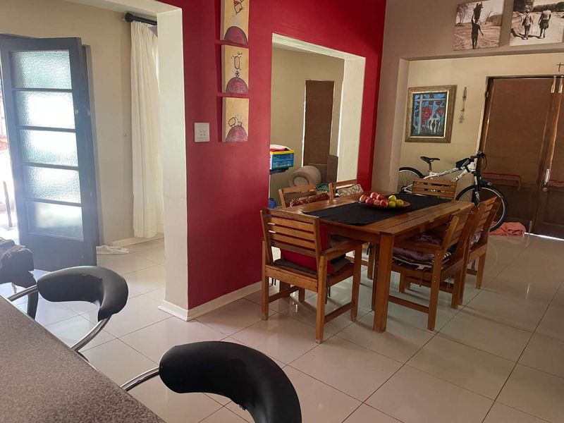 Versatile Family Home with Flatlet – Ideal for Home Office or Business Use - Photo 8