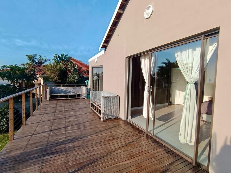 Modern Family Home with Flatlet, Granny Flat &amp; Stunning Views in Brighton Beach - Photo 5