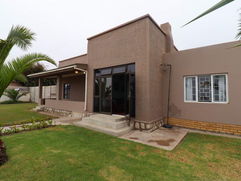 2 Bedroom Beachfront Home For sale with Permanent Ocean Views - Prime Investment Potential - Photo 8