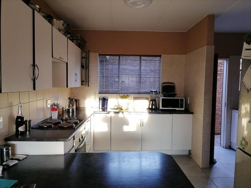 Spacious Family Home in Terenure with Prime Location - Photo 5