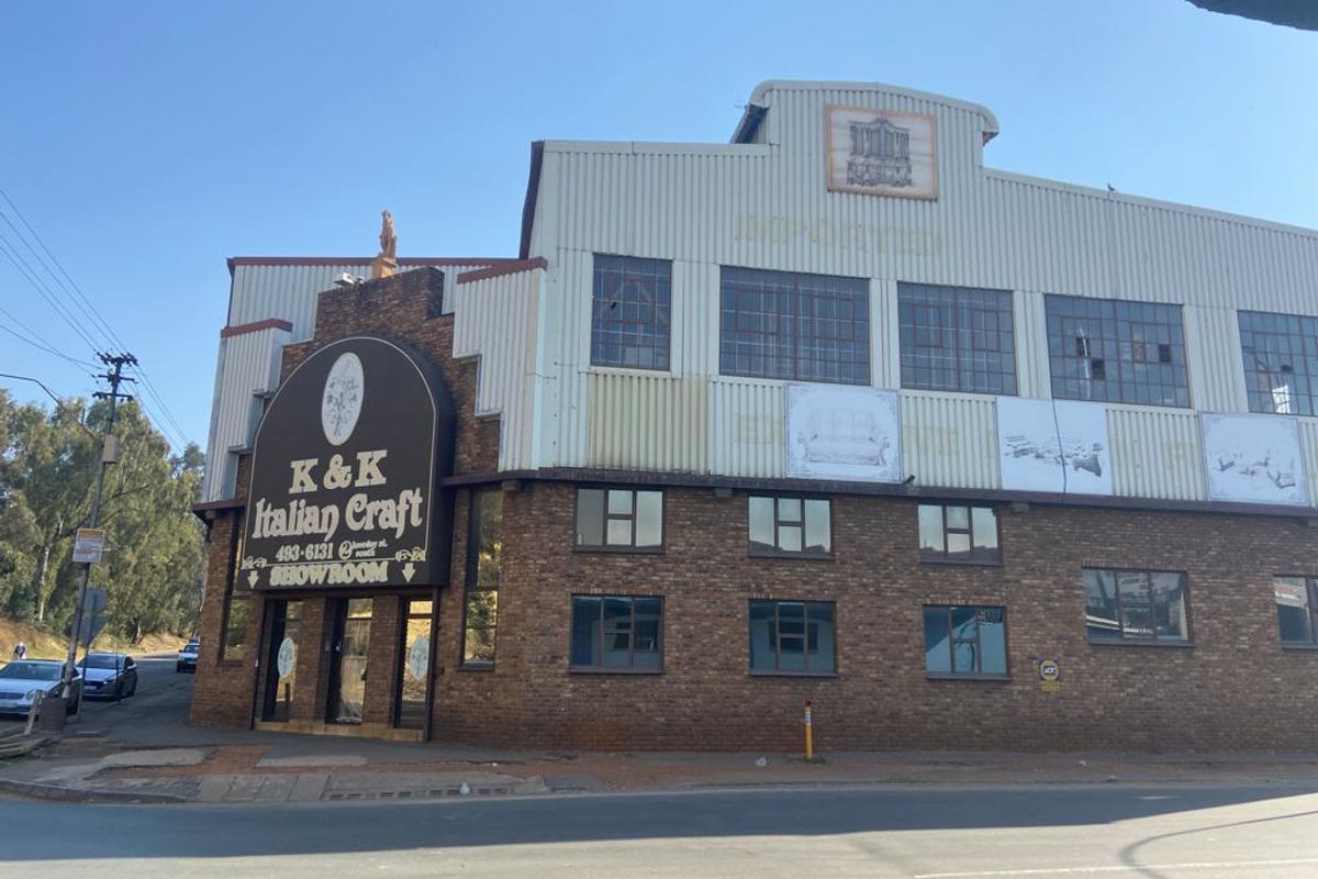 Versatile Industrial Property in Prime Location - Photo 3