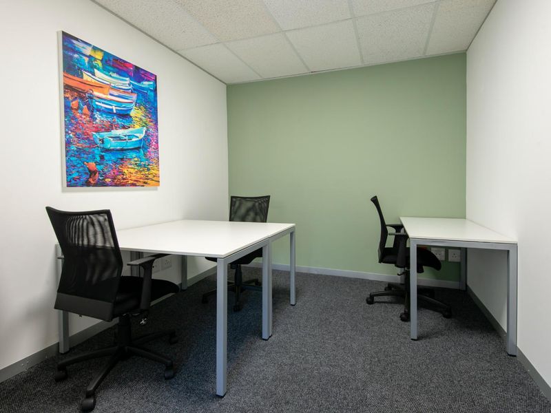 Workspaces, services and support to help you work better in Regus Paarl - Photo 6