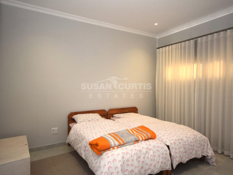 One bedroom flat very neat - Photo 8