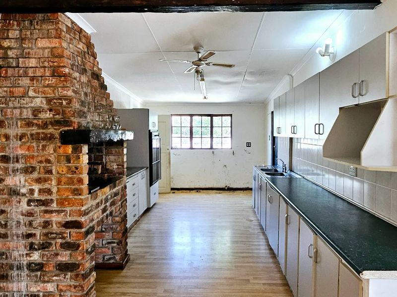 Fixer Upper Home for Sale in Colchester - Photo 10