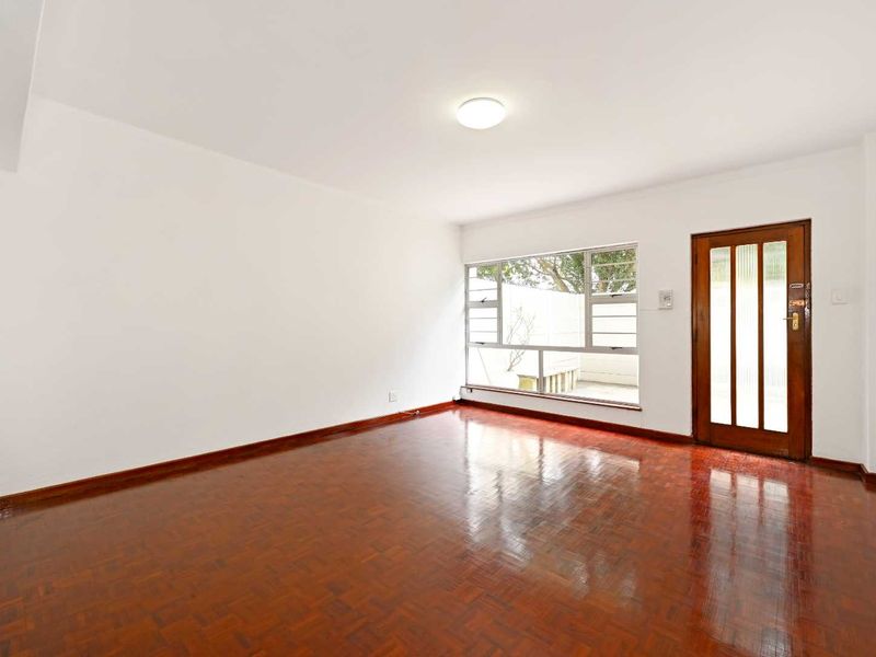 Charming Ground Floor Apartment with Private Garden & Garage – Prime Kenilworth Location! - Photo 5