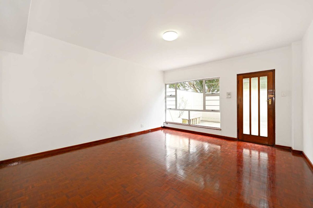 Charming Ground Floor Apartment with Private Garden & Garage – Prime Kenilworth Location! - Photo 5
