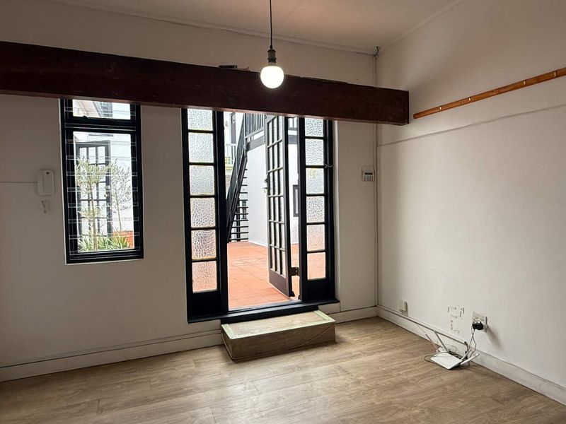 102m2 office to let in prime location - Photo 5