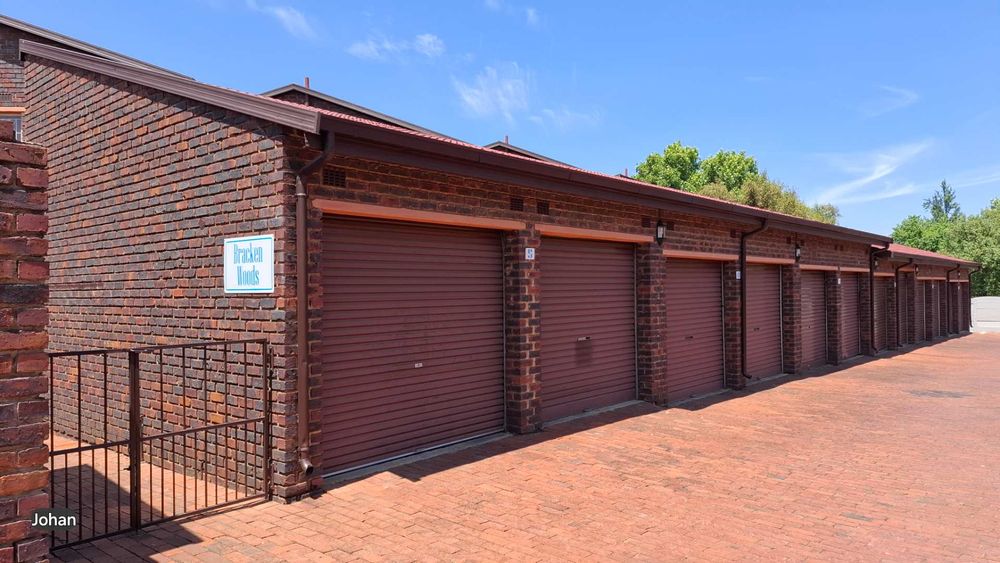 Lock up Garages