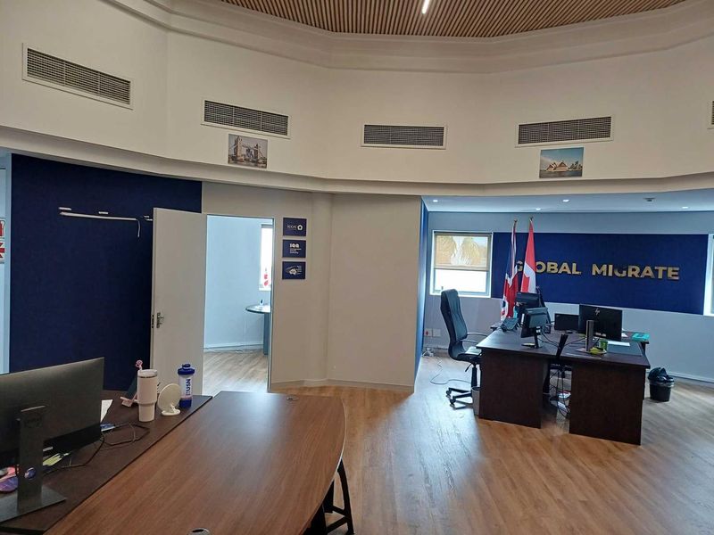 Circular Office Space: Stand Out in a Premier Location Century City Location - Photo 7