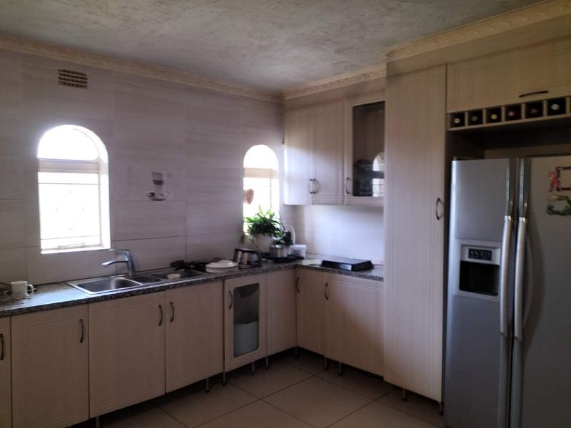 15716m2 plot with borehole - Photo 8