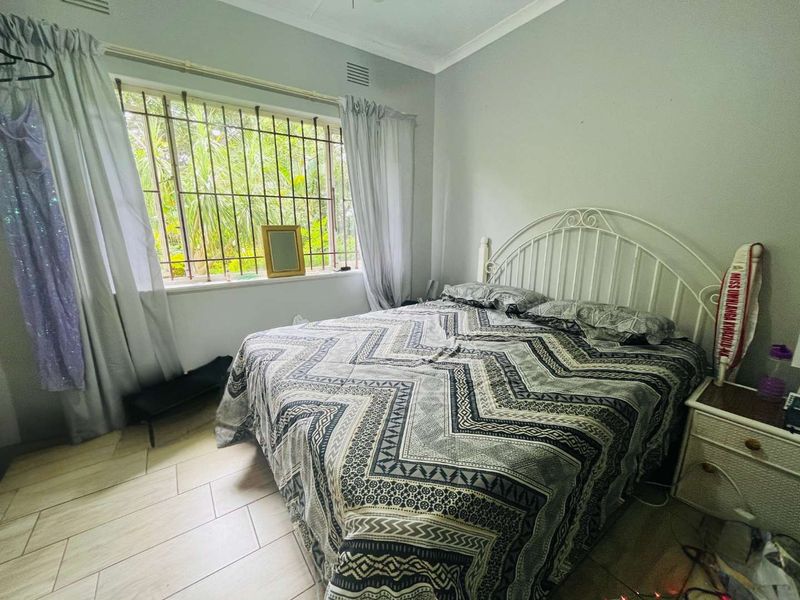 Hendra - 3-Bedroom Home with Flatlet, Double Garage and Pool in Sought-After Upper Glen Hills - Photo 10