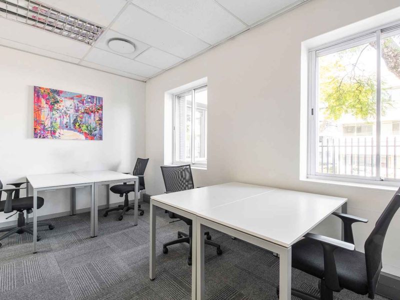 Flexible workspace in Regus Illovo, Fricker Road - Photo 4