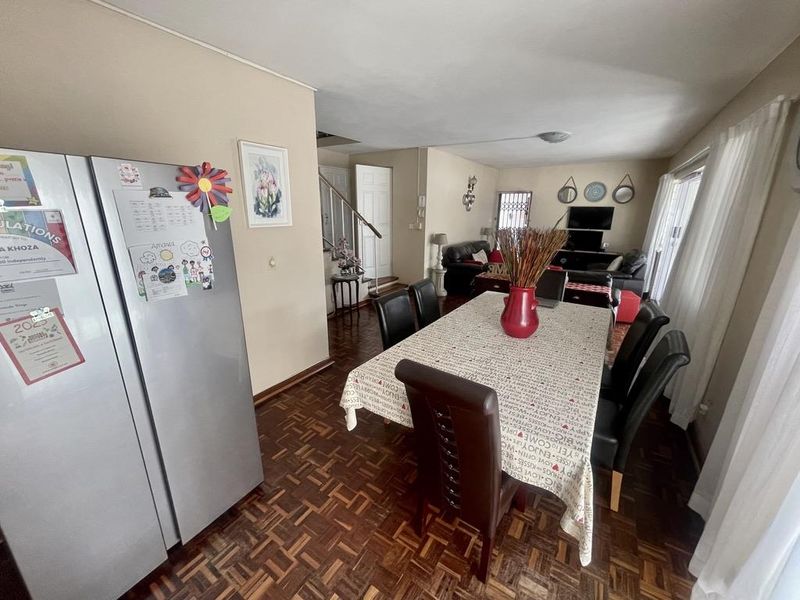 Hendra - Cozy 4 Bedroom Duplex To Rent In La Lucia - Photo 2