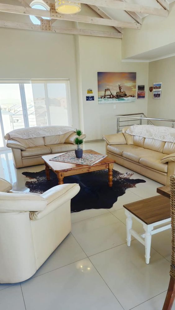 Entertainment area / Family room  