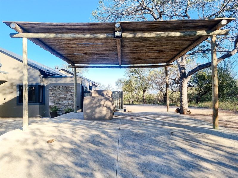 Modern Bushveld Living with Spectacular Views - Photo 4