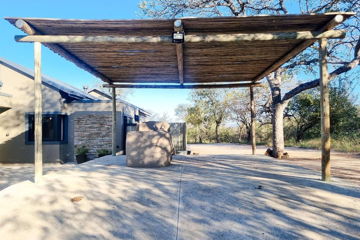Modern Bushveld Living with Spectacular Views - Photo 4