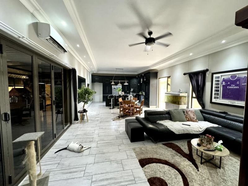 3 Bedroom House For Sale in Elisenheim - Photo 8