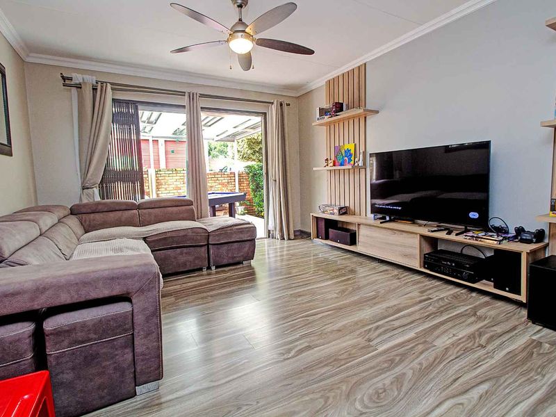 Stunning Townhouse with Solar Pool & Patio Bliss! - Photo 7