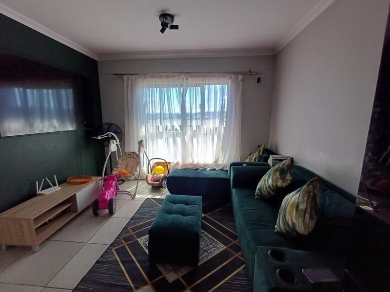 A Stunning 2 bedroom apartment on the 3 floor! - Photo 3