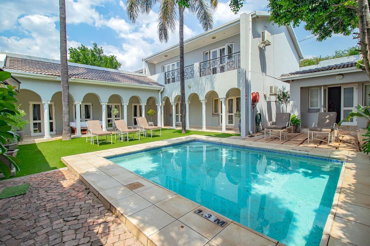 Guesthouse in Groenkloof offering amazing views - Photo 2