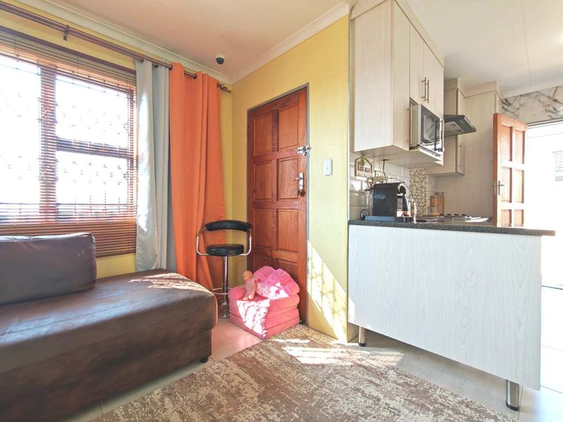 3 Bedroom House for Sale in Tirong Estate - Photo 9