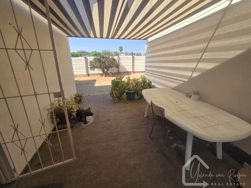 ONE-LEVEL HOME TO RENT - Photo 8