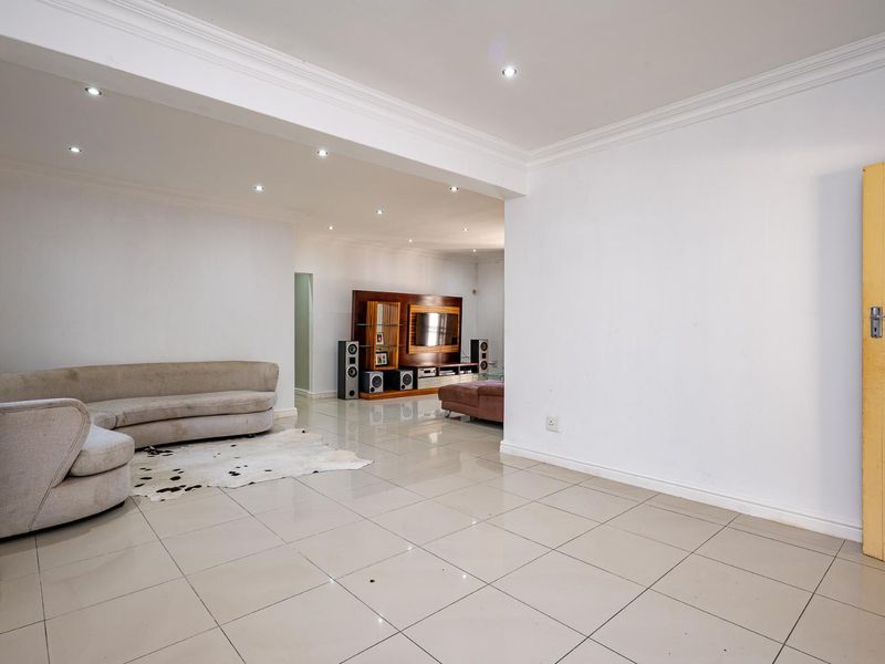 Discover this charming free-standing corner home nestled in the heart of New Germany, - Photo 4