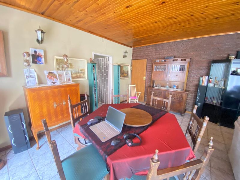 Value Beyond Belief - Home Plus 2 Flatlets - Photo 7