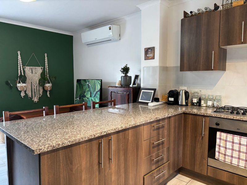 Neat 3 Bedroom Duplex - Photo 5