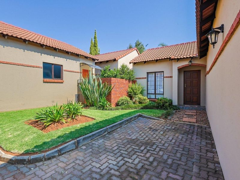 Ideal Investment or Lifestyle Opportunity in Security Complex within an estate in Moreleta Park - Photo 2