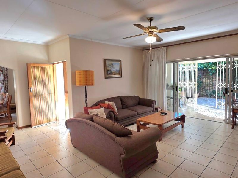 Comfortable family living in a peaceful, established neighbourhood... - Photo 6