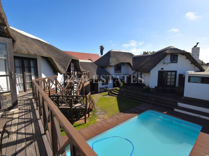 Successfully Operating Hotel With Spectacular Lagoon Views - Photo 4